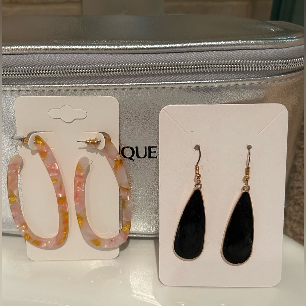 Brand New Earrings - 2 Pair. Onyx Teardrop and Oval acrylic shaped earrings